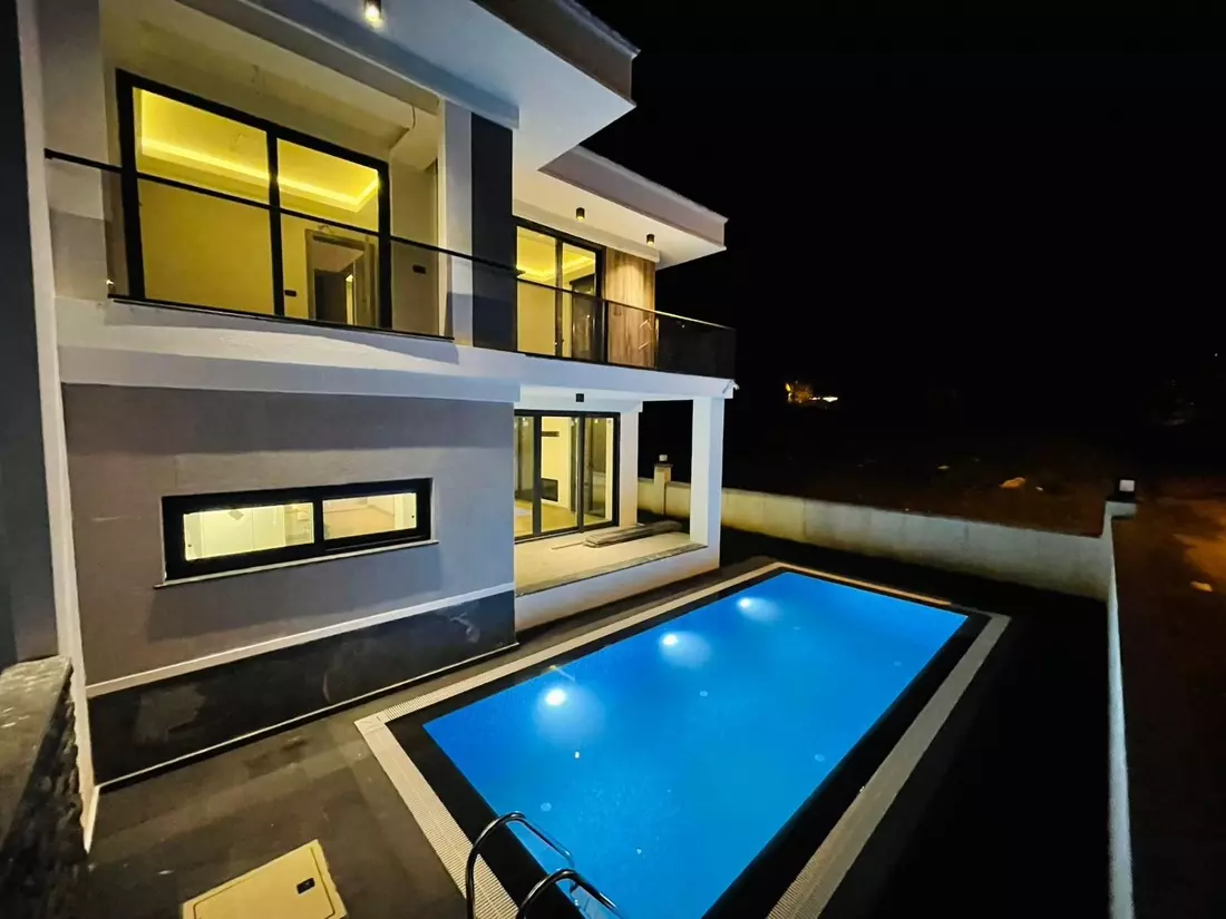 3+1 Postmodern Villa with Private Pool In Şile
