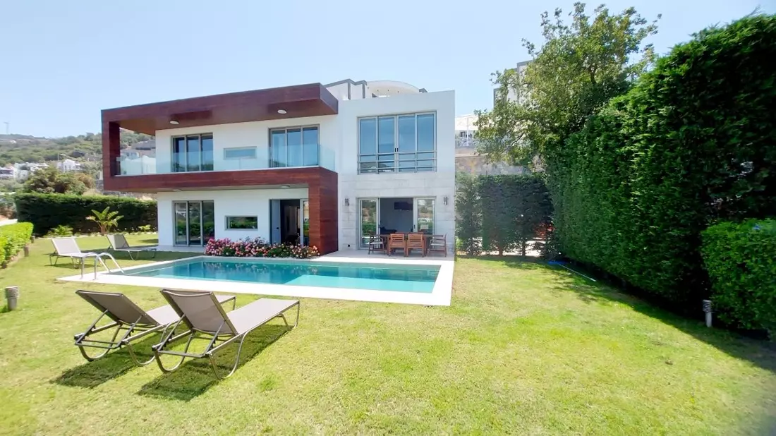 4+1 Detached Duplex Villa For Sale With Private Garden & Private Pool In Bodrum Yalikavak