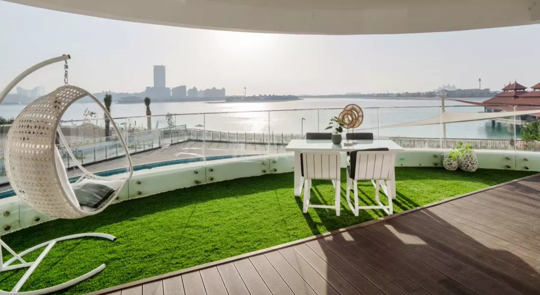 The Amazing Waterfront Penthouse That Hugs The Shores