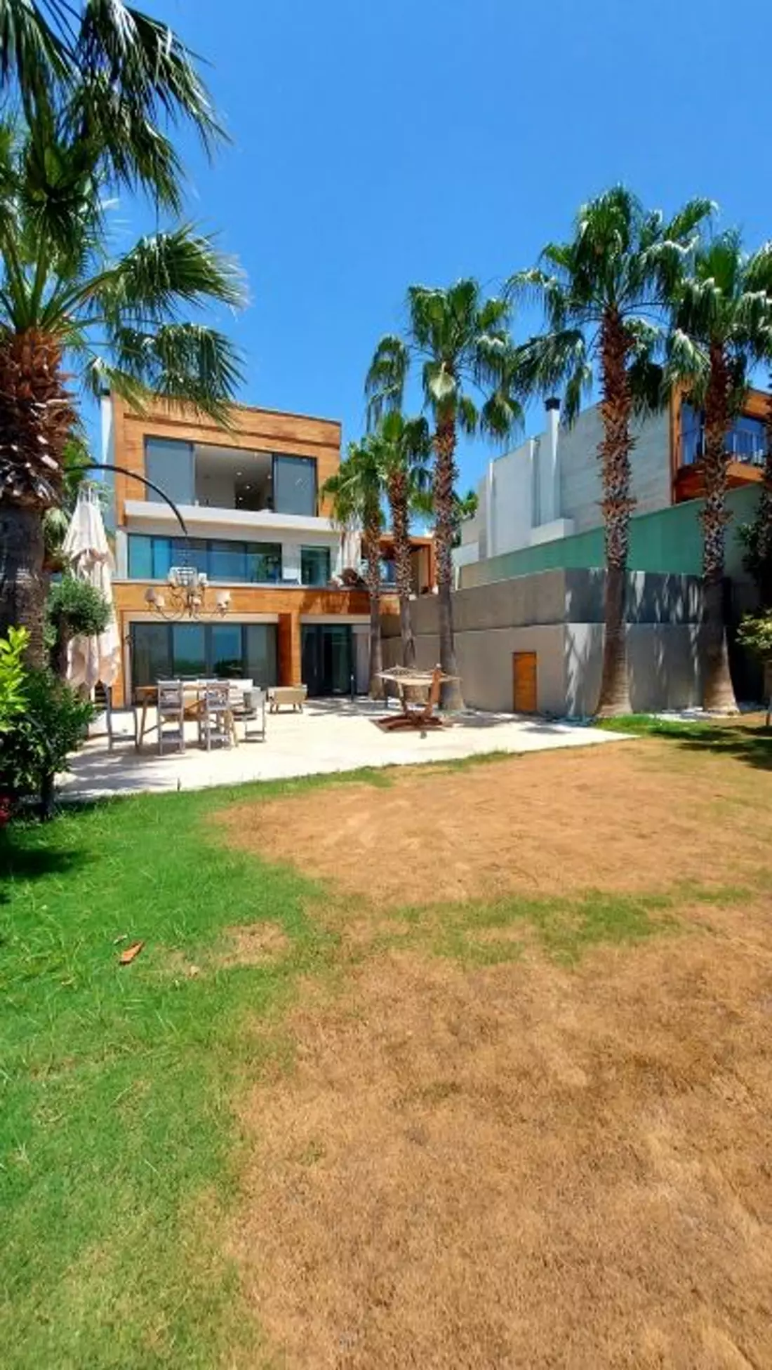 The Detached Villa For Sale With Castle And Sea View In Bodrum Center