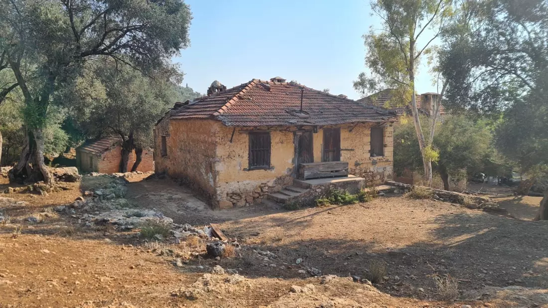 1350 m2 Land For Sale With 2 Old Stone House On It In Seydikemer