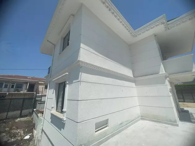 Detached Spacious Villa at Convenient Location