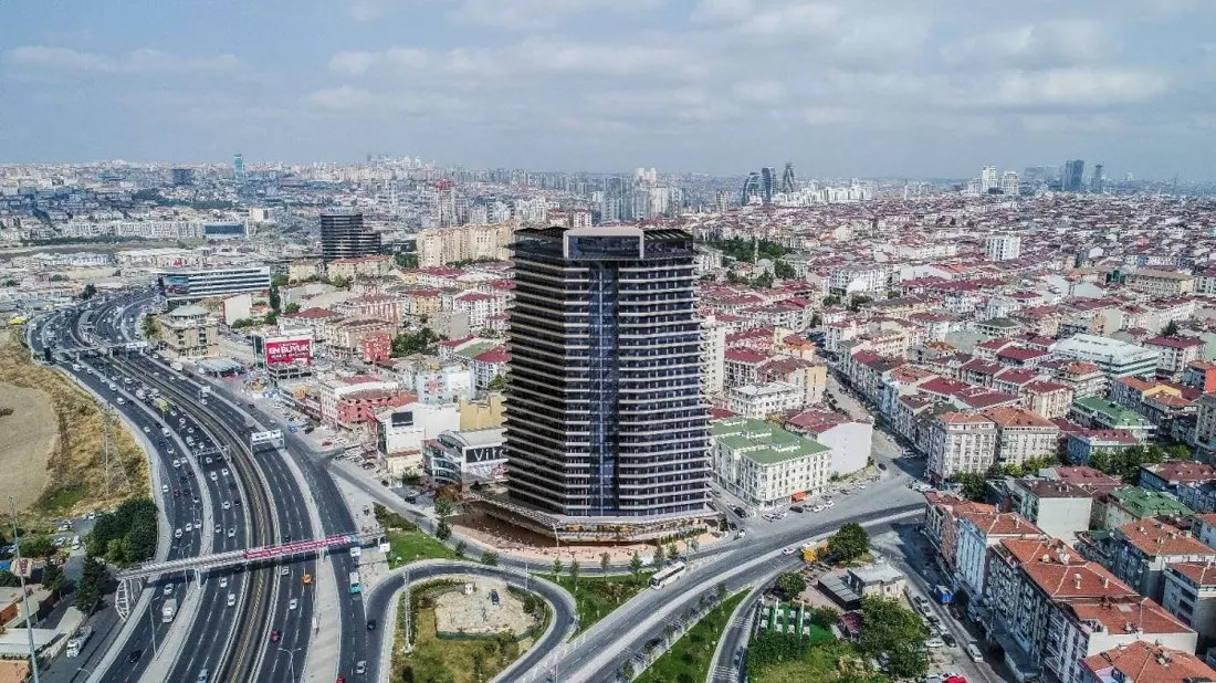 Luxury Lifestyle Residences with Shopping Center Close to Metrobus in Esenyurt İstanbul