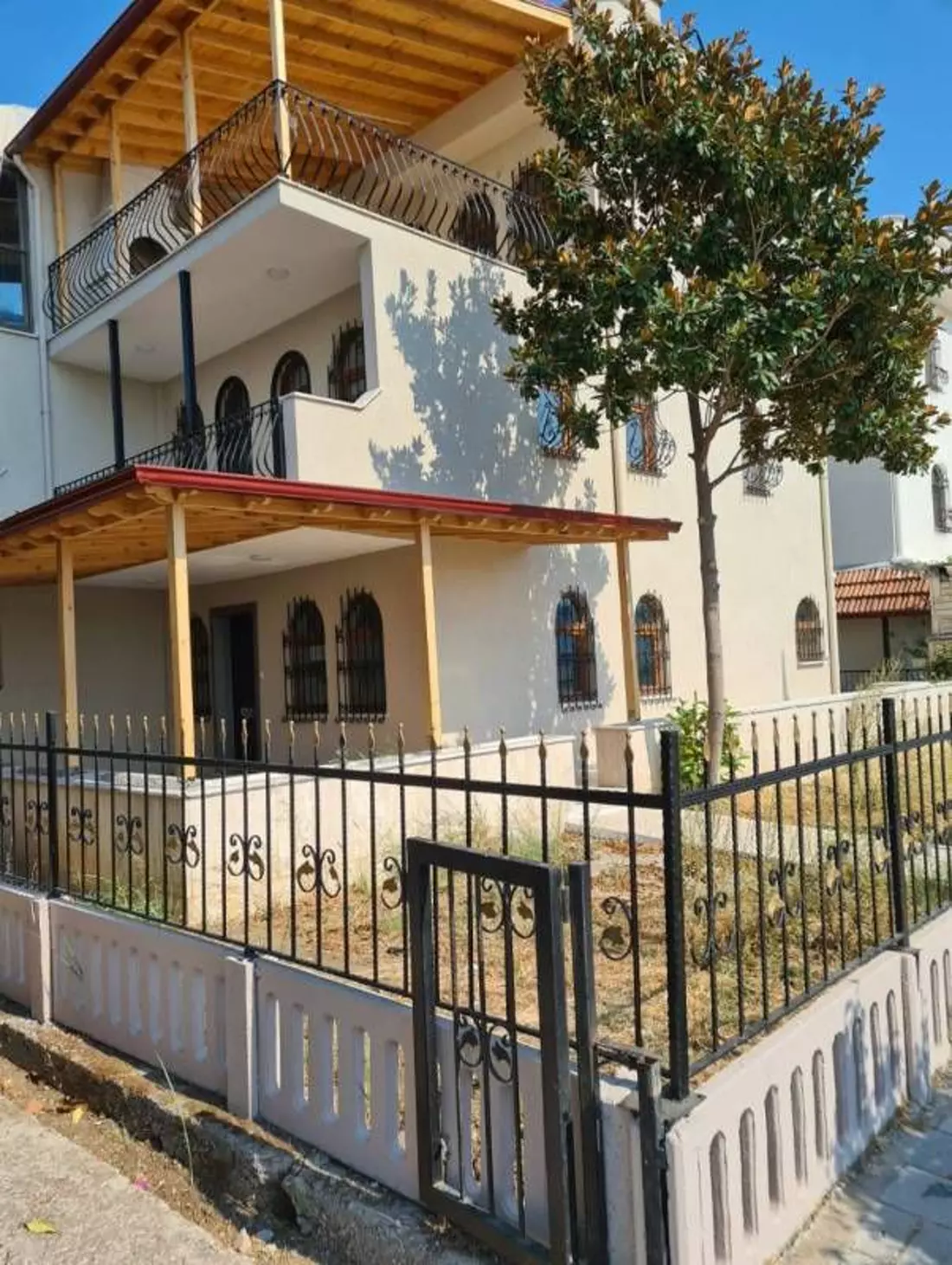 4+1 Semi-Detached Villa By The Sea For Sale With Private Garden In Akarca Fethiye